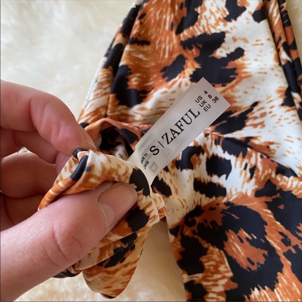 NWOT‼️LEOPARD HIGH RISE, CHEEKY BOTTOMS - Picture 3 of 3
